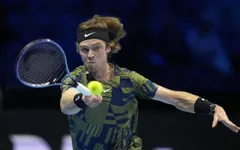 Andrey Rublev tiến vào vòng 2 Rotterdam mở rộng