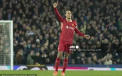Van Dijk cho rằng trọng tài Michael Oliver đã mất kiểm soát