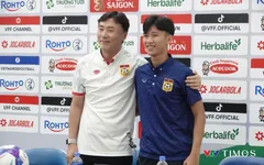 Cầu thủ Lào "dè chừng" Quang Hải