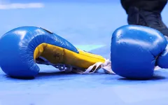 Võ sĩ boxing của Nigeria đột quỵ ngay trên sàn đấu