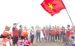 Hơn 100 nhà báo, phóng viên tham dự Giải leo núi "Bước chân trên mây" lần thứ II