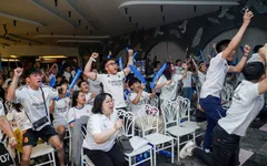 Hà Nội: Hàng nghìn CĐV trắng đêm "tiếp lửa" cho Real Madrid đấu với Arsenal