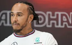 Lewis Hamilton cán trúng chuột đất, hỏng xe – mất điểm cay đắng tại Canadian Grand Prix
