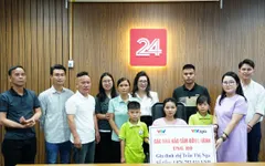 Gặp mặt, trao quà động viên gia đình chị Trần Thị Nga vượt qua nghịch cảnh