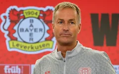 HLV Kasper Hjulmand ra mắt Bayer Leverkusen
