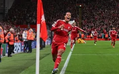 Liverpool thắng kịch tính trận ra quân tại Champions League