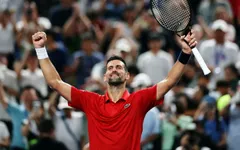 Djokovic nhọc nhằn vào tứ kết Thượng Hải Masters