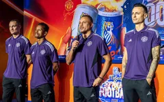 Bộ tứ huyền thoại Manchester United khuấy động bóng đá đường phố Việt Nam