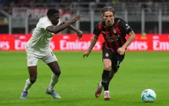 Modric tỏa sáng phút bù giờ, AC Milan thoát thua trước tân binh Pisa