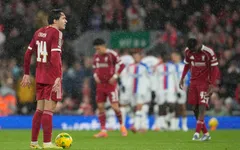 Tiếp tục thất bại, Liverpool bị loại khỏi Cúp Liên đoàn