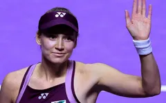 Elena Rybakina giành vé vào bán kết WTA Finals
