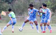 ĐT Việt Nam tập buổi đầu tiên tại Lào, chuẩn bị cho trận lượt về Vòng loại Asian Cup 2027
