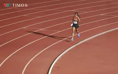 SEA Games 33: VĐV về đích cuối cùng trong tiếng vỗ tay vang khắp "thánh địa" điền kinh Thái Lan