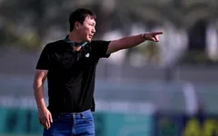 Bí mật về chiếc áo may mắn của HLV Kim Sang Sik