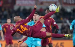 Thắng dễ Cagliari, AS Roma áp sát top 4 Serie A