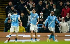 Thị uy sức mạnh, Man City áp sát ngôi đầu Arsenal