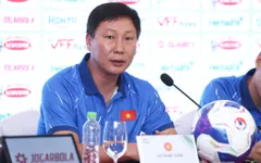 HLV Kim Sang Sik: "Xuân Son, Hoàng Hên và toàn đội đều xứng đáng được khen"