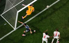 Lautaro Martinez ghi dấu màn ngược dòng kinh điển của Argentina
