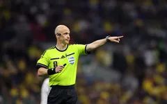 Trọng tài Anthony Taylor tuyên bố giải nghệ

