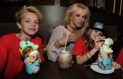 Britney Spears không từ bỏ hy vọng hàn gắn với các con