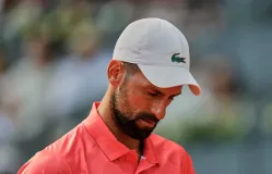 Gánh nặng tuổi tác đang khiến Djokovic hụt hơi