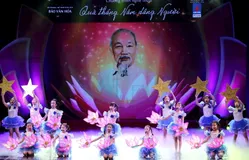 Quà tháng 5 dâng Người - Khúc tráng ca nghệ thuật kính dâng Bác Hồ