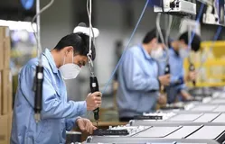 Đề xuất miễn, giảm thuế cho doanh nghiệp sử dụng công chức thôi việc