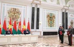 Tổng Bí thư Tô Lâm và Tổng thống Aleksandr Lukashenko chứng kiến lễ ký các văn kiện hợp tác giữa Việt Nam - Belarus