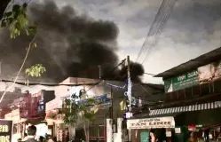 Cháy nhà trong hẻm ở TP Hồ Chí Minh, nhiều tài sản bị thiêu rụi
