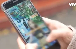 Livestream khoe thân, cô gái bị quay lén tống tiền