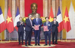Việt Nam - Pháp tăng cường hợp tác trong lĩnh vực vệ tinh quan sát Trái Đất
