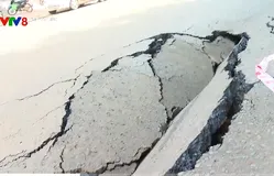 Xuất hiện vết nứt dài hơn 50m ở trung tâm thành phố Gia Nghĩa, Đắk Nông