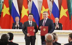 Tổng Bí thư Tô Lâm và Tổng thống Nga V. Putin chứng kiến trao các văn kiện hợp tác