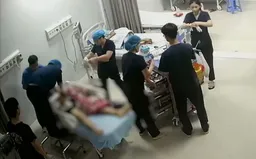 Tai nạn sét đánh giữa cánh đồng: Cảnh báo thói quen làm việc dưới mưa