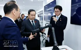 NA President visits Beijing Economic-Technological Development Area