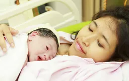 “Cái ôm đầu tiên” - chiến dịch chăm sóc thiết yếu cho trẻ sơ sinh