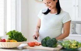 Bà bầu nên và không nên ăn thực phẩm nào?