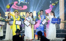 Cạnh tranh khốc liệt trong đêm Chung kết Sao mai 2015 dòng nhạc dân gian