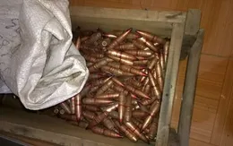 Quảng Nam: Bắt xe khách chở gần 500 đầu đạn chứa thuốc nổ