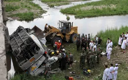 Tai nạn xe buýt nghiêm trọng tại Trung Quốc do mất lái