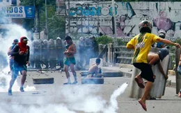 Colombia và Venezuela tạm đóng cửa biên giới chung vì xô xát