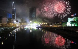 TP.HCM: Người dân không được đứng trên cầu ngắm pháo hoa tối 30/4