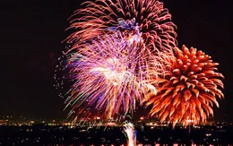Vì sao pháo hoa có nhiều màu sắc?