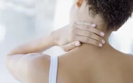 Nguyên nhân nào gây hội chứng cổ - vai - cánh tay?