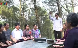 Kỳ lạ chuyện người đàn ông dùng tay thu năng lượng vũ trụ để chữa bệnh