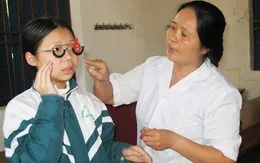 Trẻ em nên được khám sàng lọc tật khúc xạ vào đầu mỗi năm học