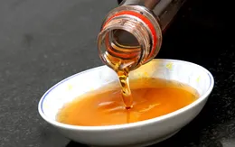 Cách lựa chọn nước mắm ngon và đạt tiêu chuẩn an toàn thực phẩm