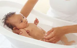 Phân biệt hẹp bao quy đầu sinh lý và bệnh lý ở trẻ?
