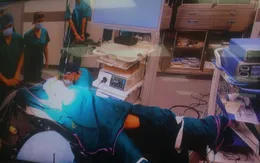 Bệnh nhân đầu tiên tại Việt Nam được phẫu thuật bằng phương pháp nội soi 4K