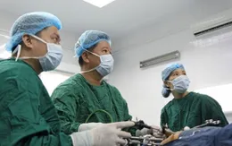 Phẫu thuật thành công cho bé gái có khối u nguyên bào gan lớn